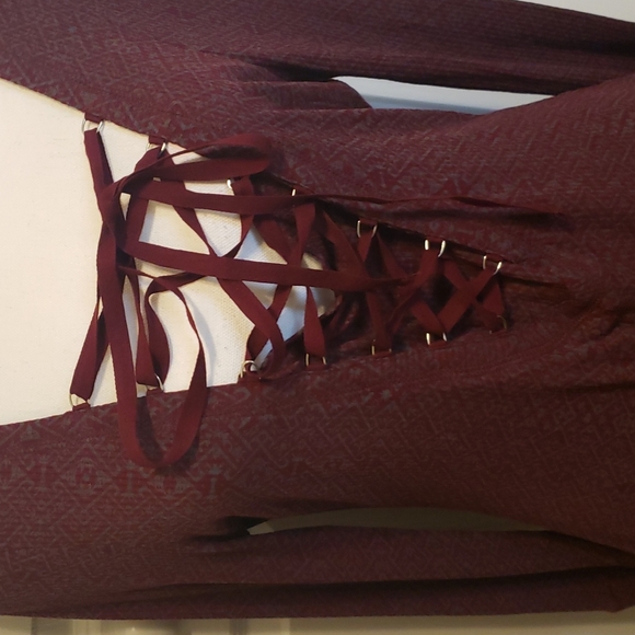 William Rast sweater size lg NWOT - Picture 2 of 3